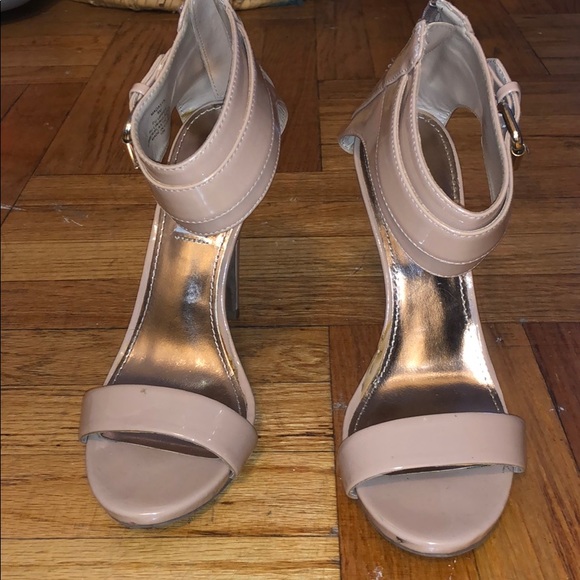 Pumps - Picture 1 of 2